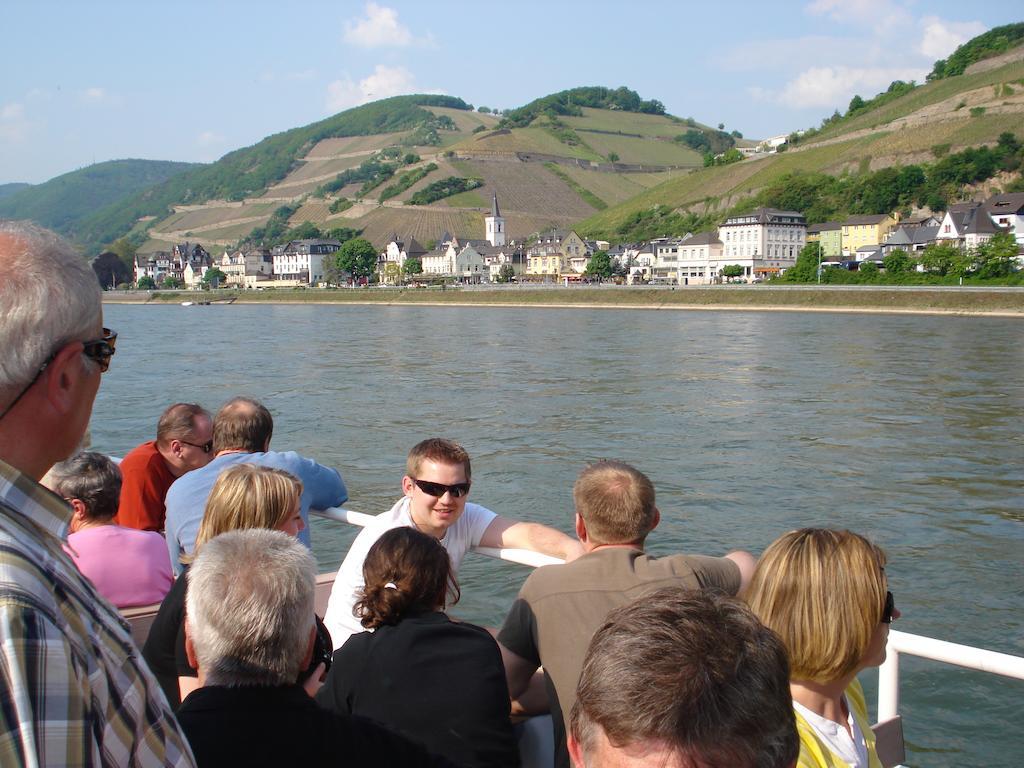 Hotel Gasthof Schuster Und Gaestehaus Rudesheim am Rhein Bagian luar foto