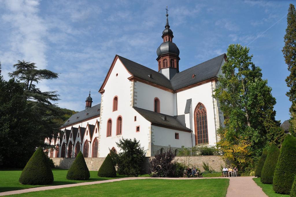 Hotel Gasthof Schuster Und Gaestehaus Rudesheim am Rhein Bagian luar foto